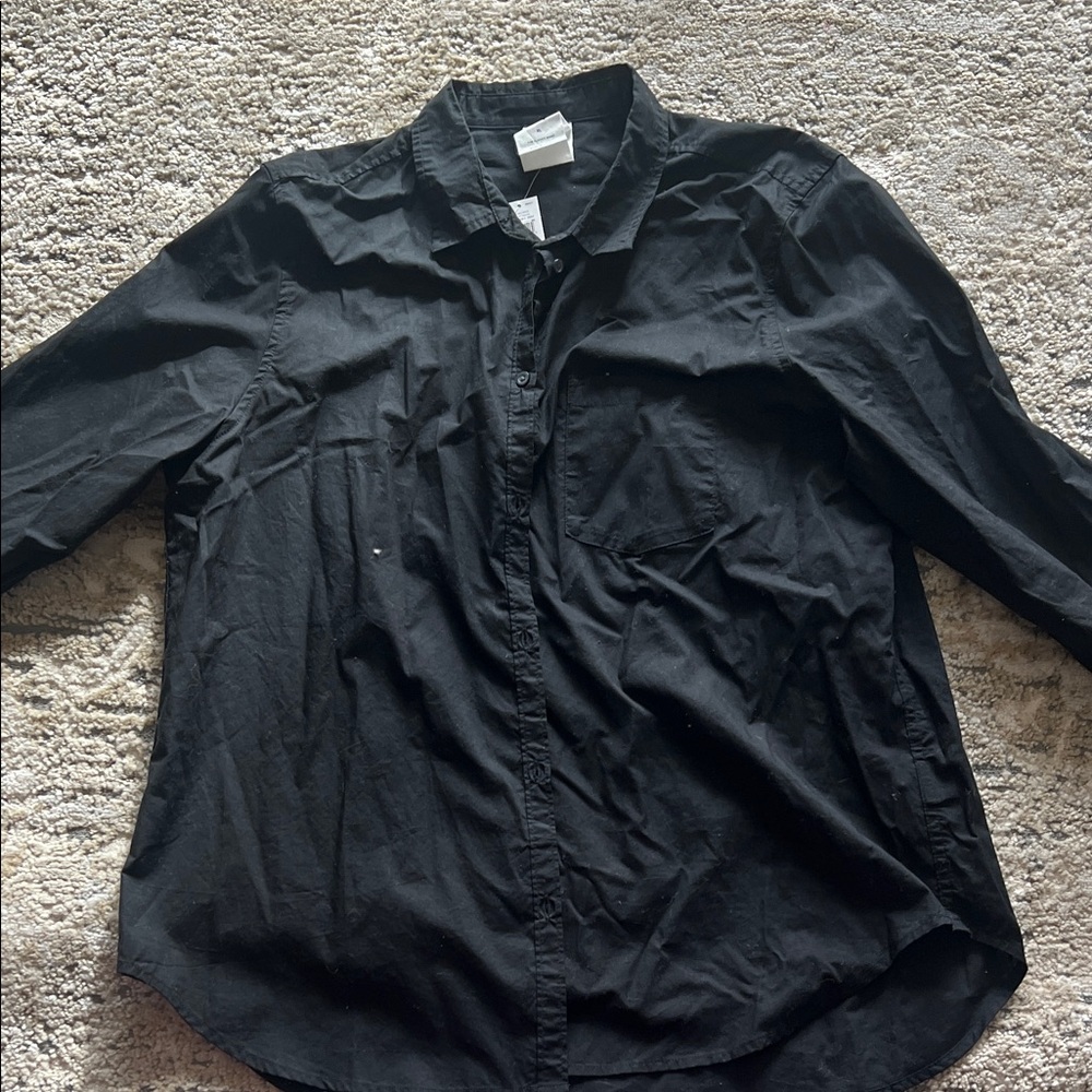 GAP women’s  Black Shirt